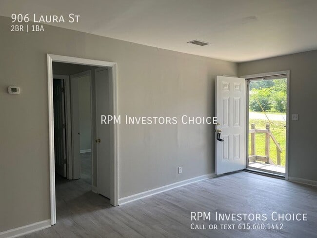 Building Photo - 906 Laura St