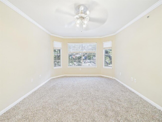 Building Photo - 501 W 26th St