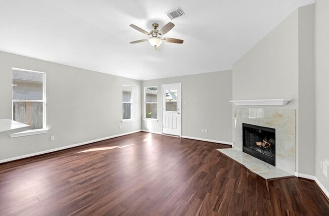 Building Photo - 4018 Floral Way Ct