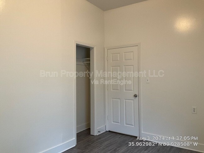 Building Photo - 1206 Forest Ave