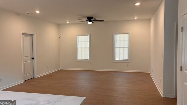 Building Photo - 1454 St Francis Ave