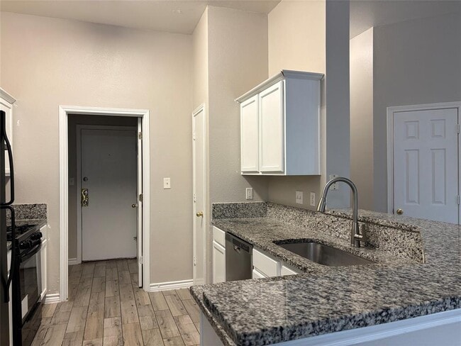 Building Photo - 2405 Wisteria Way