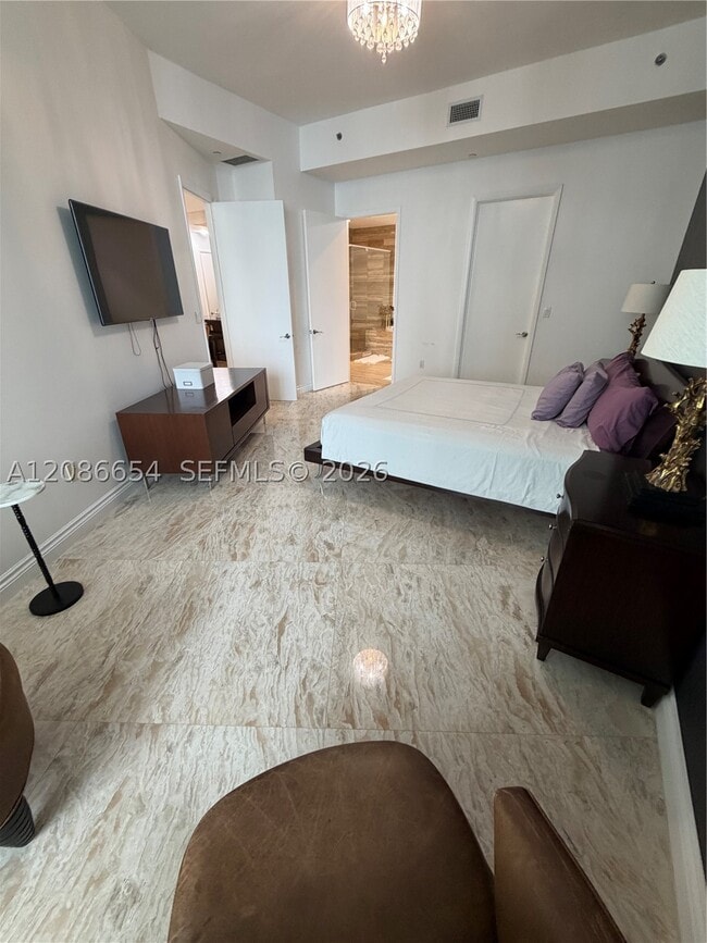 Building Photo - 15901 Collins Ave