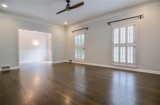 Building Photo - 2079 Street De Ville