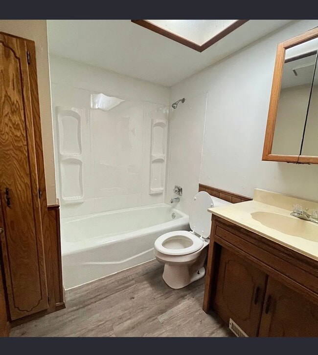 Building Photo - 1302 N 13th St