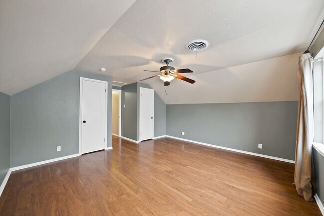 Building Photo - 526 Waggoner Dr