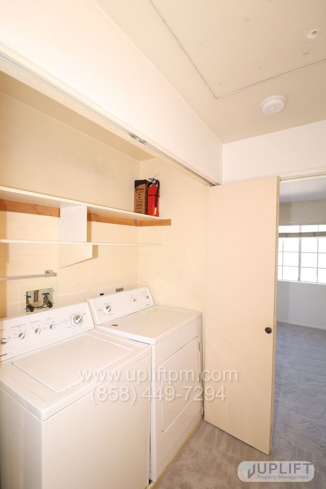 Building Photo - 2 Bed, 2 Bath Condo w/ Garage AVAILABLE SO...