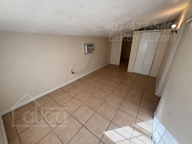 Building Photo - Lovely 3/2 in Orlando, FL - Move-In Specia...