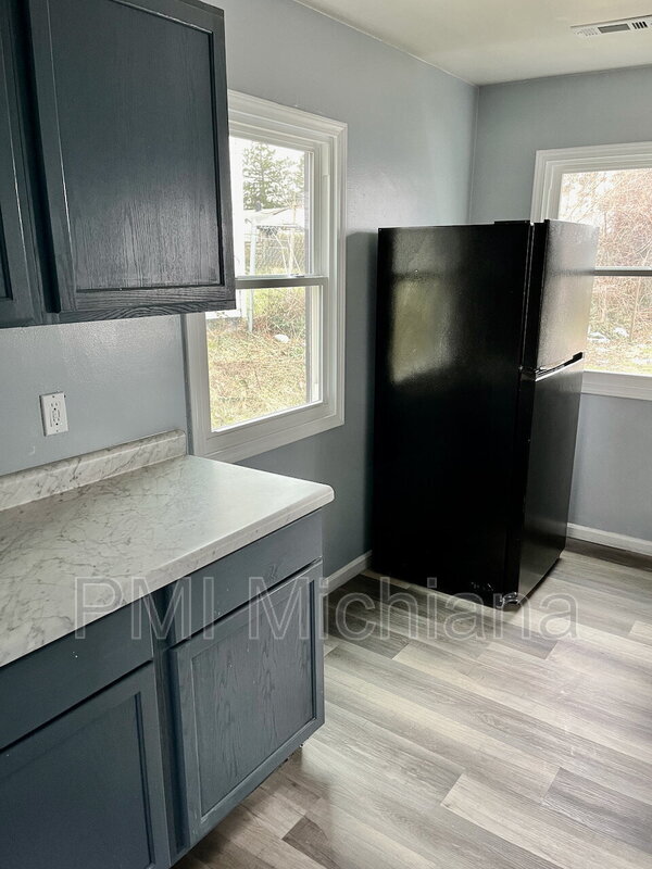 Building Photo - 1909 Swygart Ave