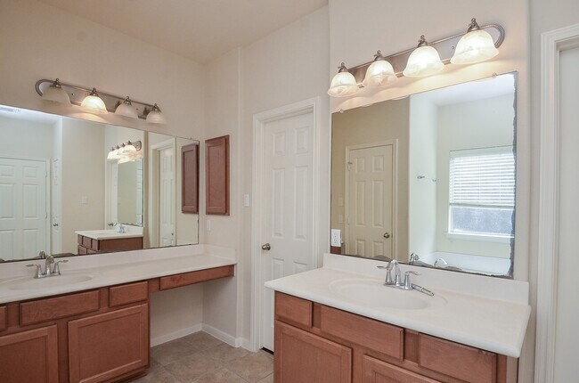 Building Photo - 5218 Lacey Oak Meadow Dr
