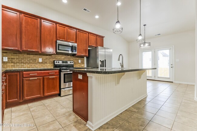 Building Photo - 11601 Top Walnut Loop