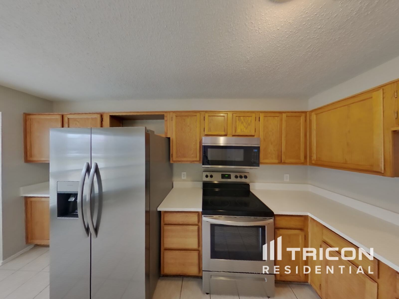 Building Photo - 2628 Dahlia Dr