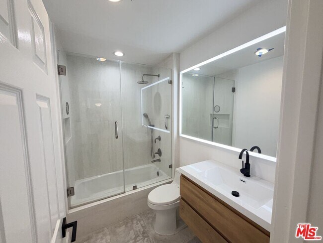 Building Photo - 17913 Martha Pl