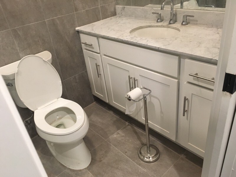 bathroom - 511 Toulouse St