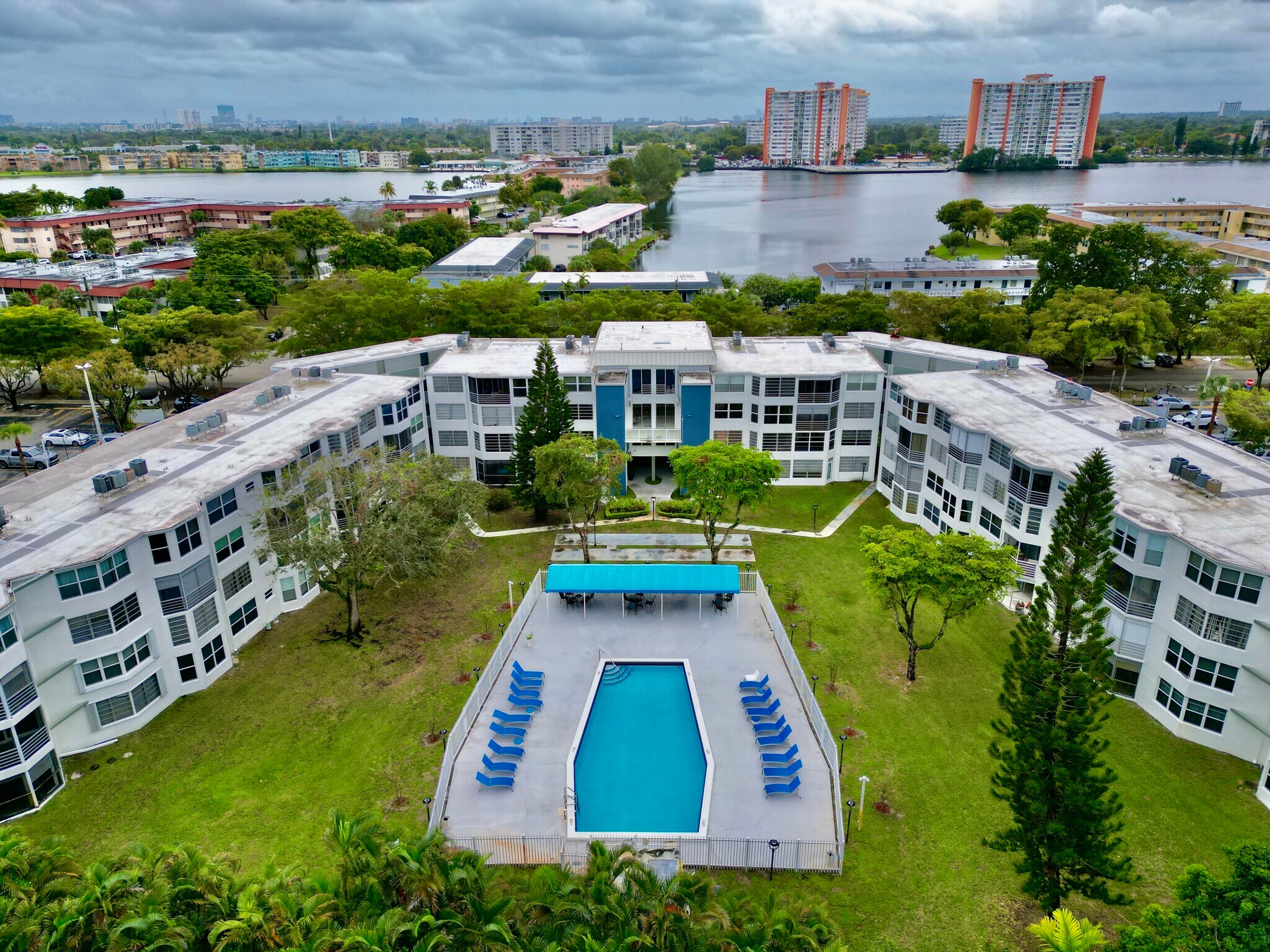 Building Photo - 1351 NE 191st St