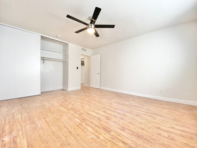 Building Photo - 5726 Camellia Ave
