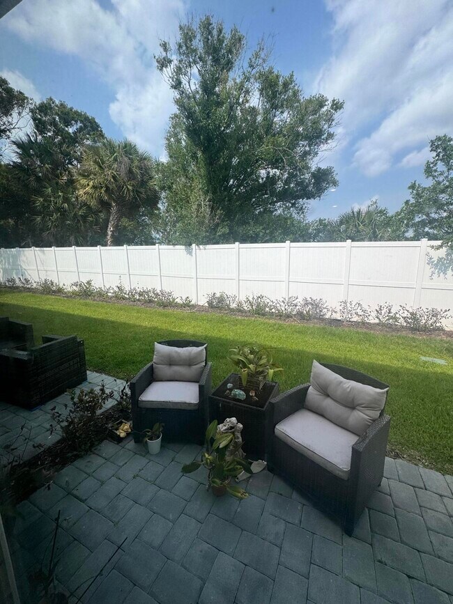 Building Photo - 526 Salisbury Cir