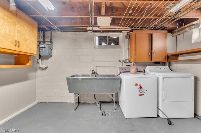 Building Photo - 21440 Fuller Ave