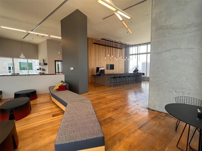 Building Photo - 151 SE 1st St