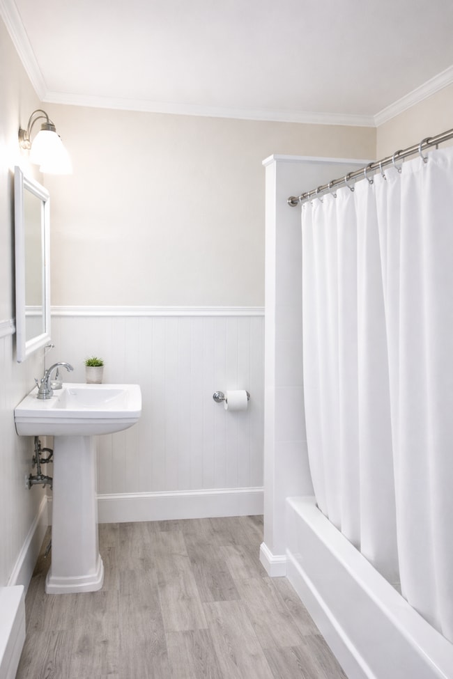 Building Photo - Bolivia St