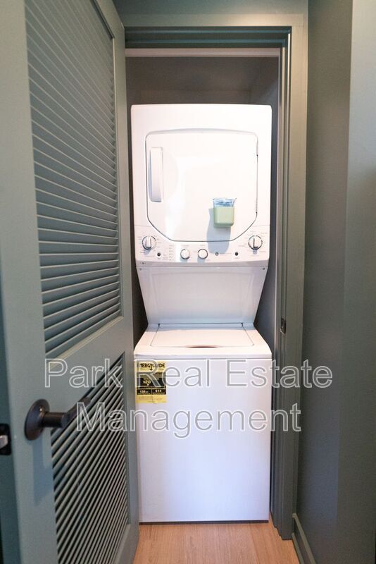 Building Photo - 901 E Edenton St