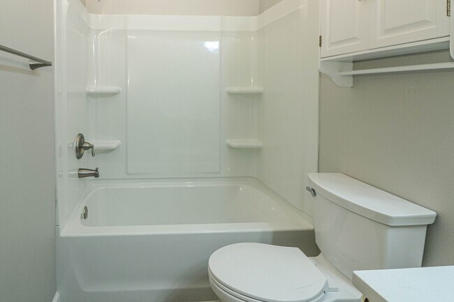 Building Photo - Total Remodel in Bentree - 3bed 2 bath!