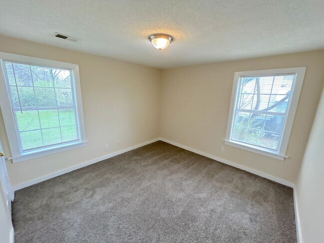 Building Photo - 4376 Willow Rd