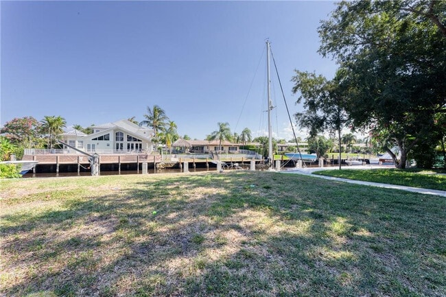 Building Photo - 2680 NE 24th St