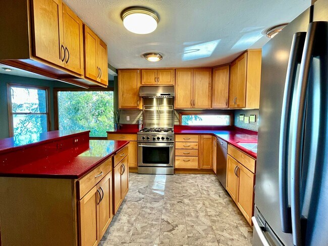 Building Photo - Spectacular Olympic Mountain and Hood Canal Views from Poulsbo Waterfront Home!