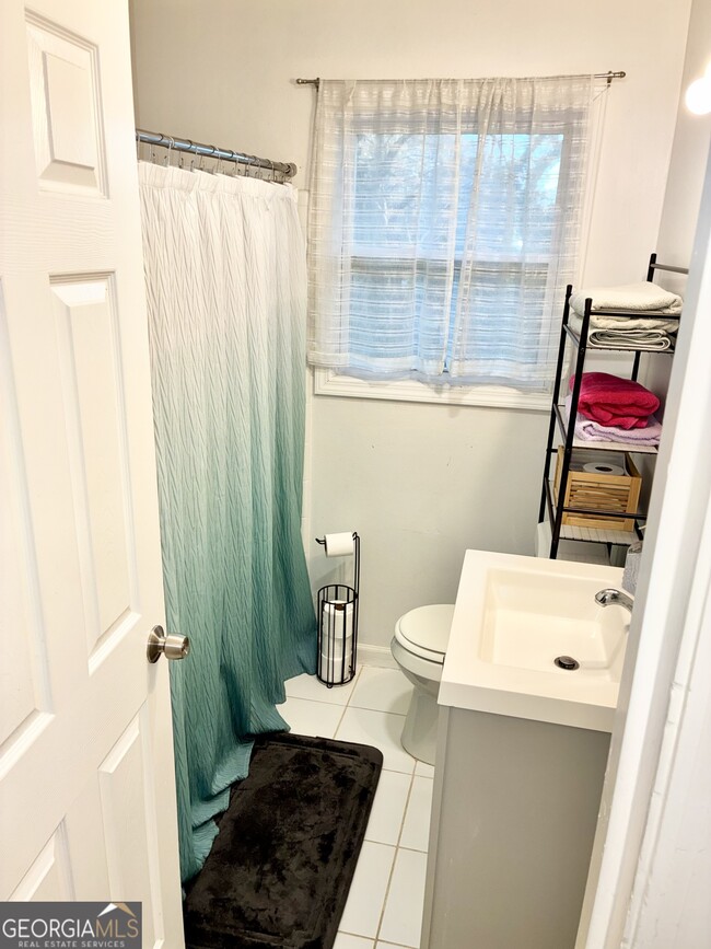 Building Photo - 1859 Williams Ave