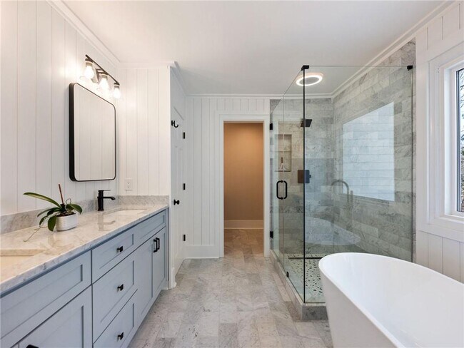 Building Photo - 3965 Hamilton View Way NE