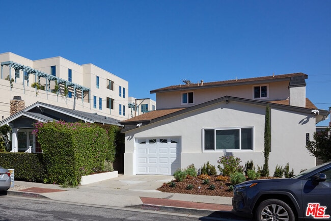 Building Photo - 1223 23rd St