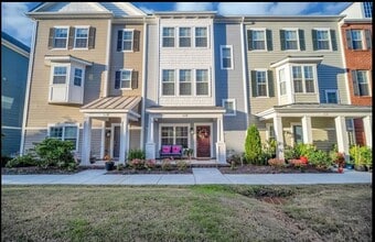 Building Photo - 1640 Perla Dr