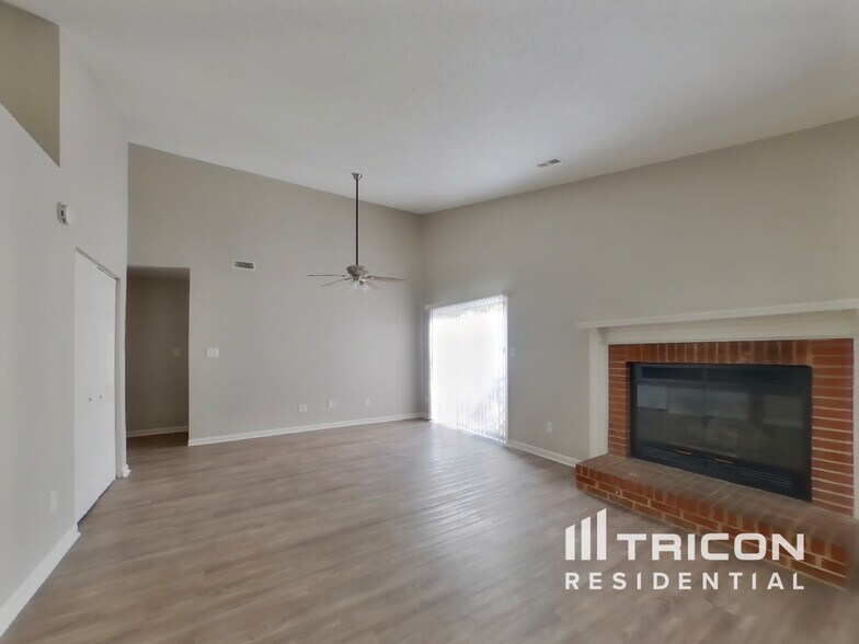 Building Photo - 6617 Flat Rock Dr