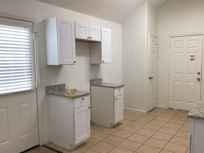 Building Photo - 12547 Ashford River