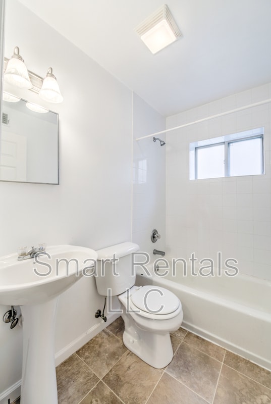 Building Photo - 3844 Park Ave