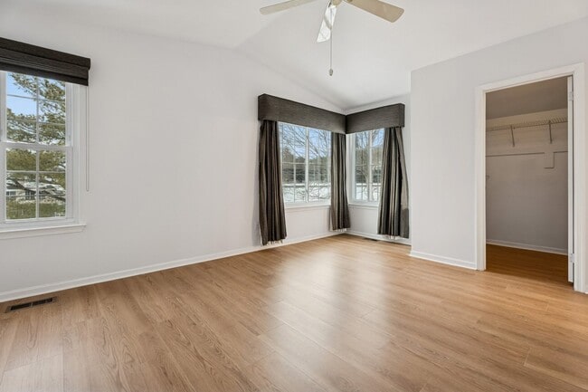 Building Photo - 67 Bentley Ct