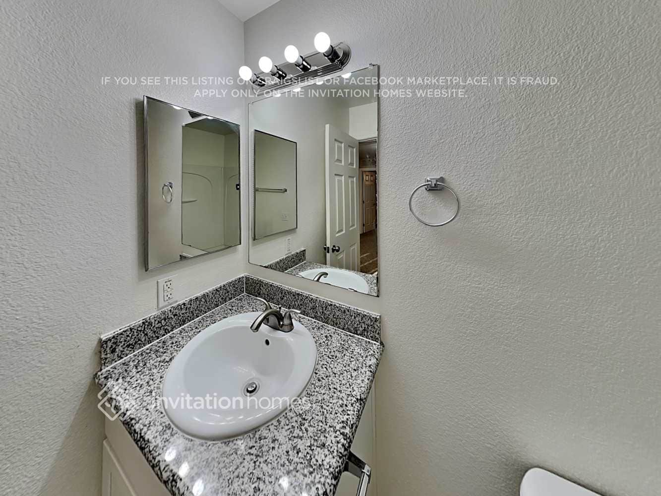 Building Photo - 30546 N Honeysuckle Dr