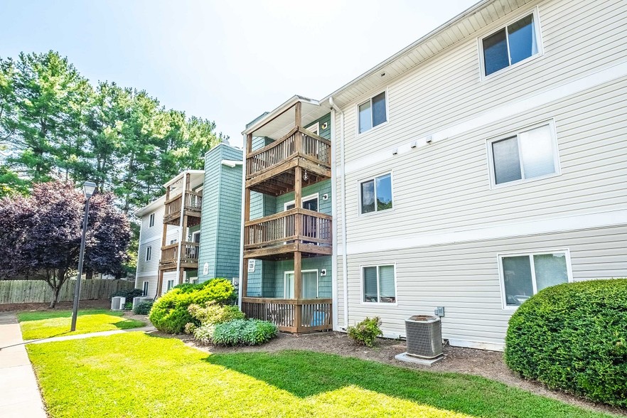 Building Photo - Manor Ridge Apartments