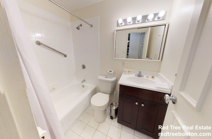 Building Photo - 175 Freeman St