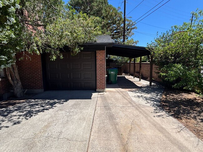 Building Photo - Charming Single Family Home in Old Southwe...