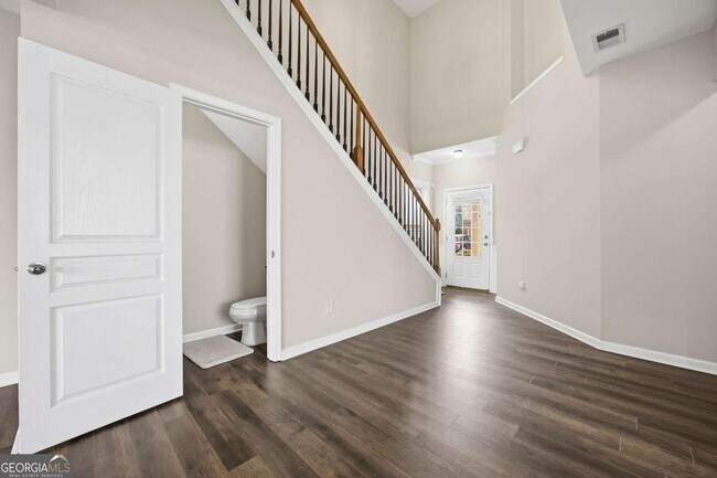 Building Photo - 2605 Runnymede Ct