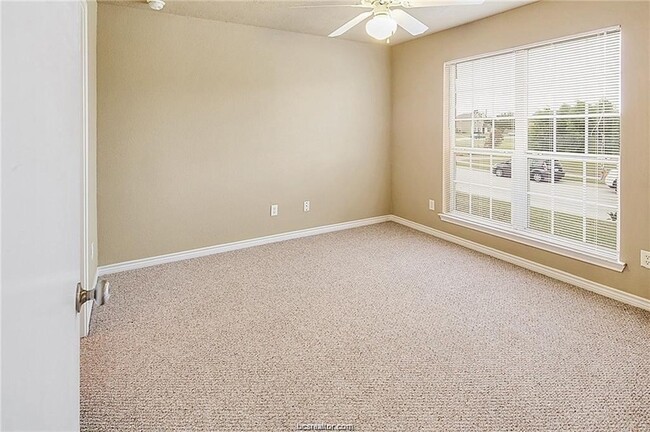 Building Photo - 4053 Southern Trace Dr