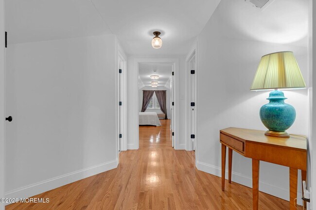 Building Photo - 115 Grassmere Avenue