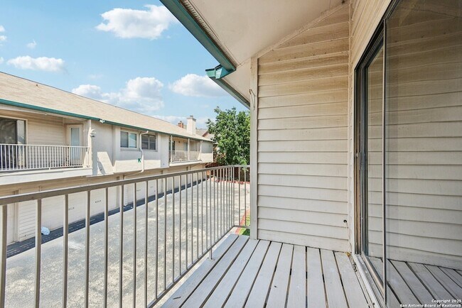 Building Photo - 349 Harmony Ct