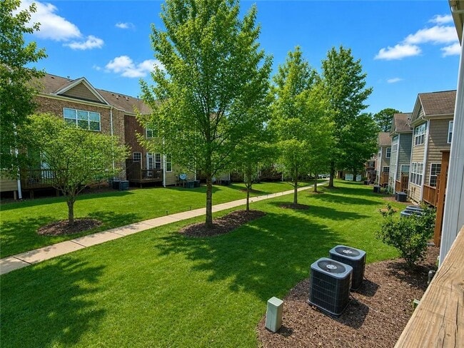 Building Photo - 6065 Cameron Pointe