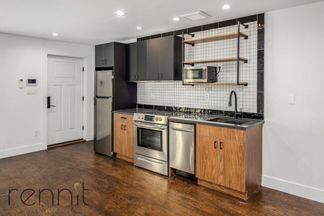 Building Photo - Kent Avenue, New York, NY 11249 - 4 BR 3 BA house