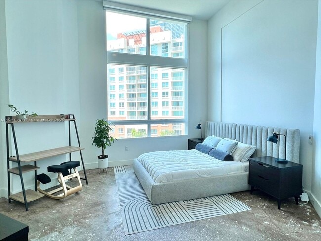 Building Photo - 1900 N Bayshore Dr