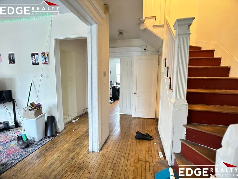 Building Photo - 9 Wadsworth St