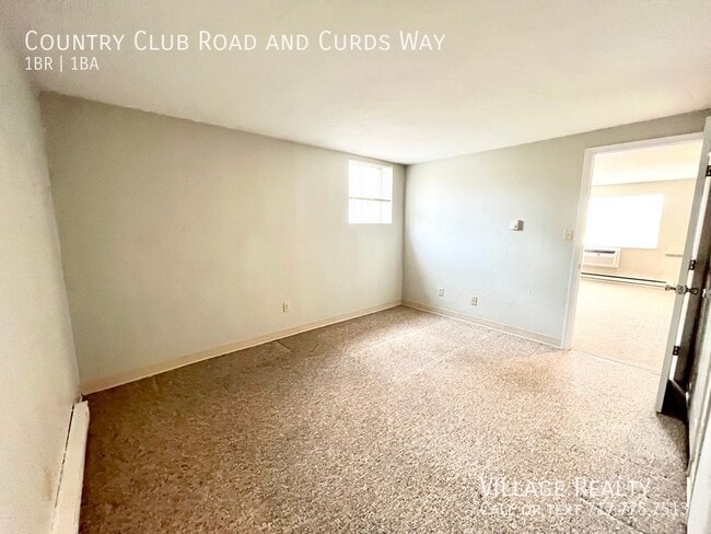 Building Photo - 681 Country Club Rd